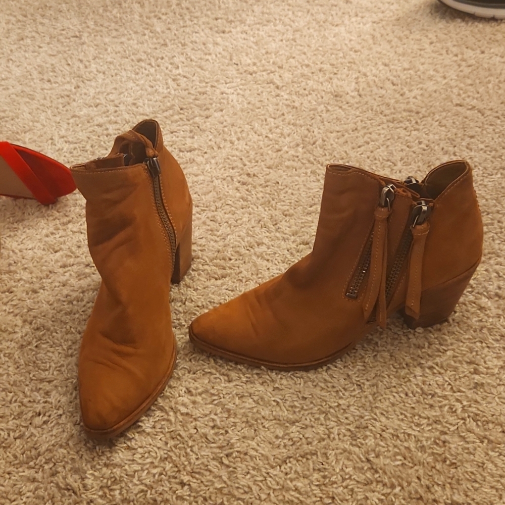Dolce Vita booties